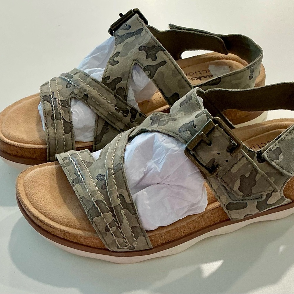 Clarks Camo Bryan Step Sandals Sz 5 - Picture 6 of 10